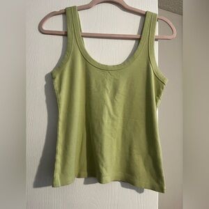 Women’s Scoopneck Tuckable Tank Top